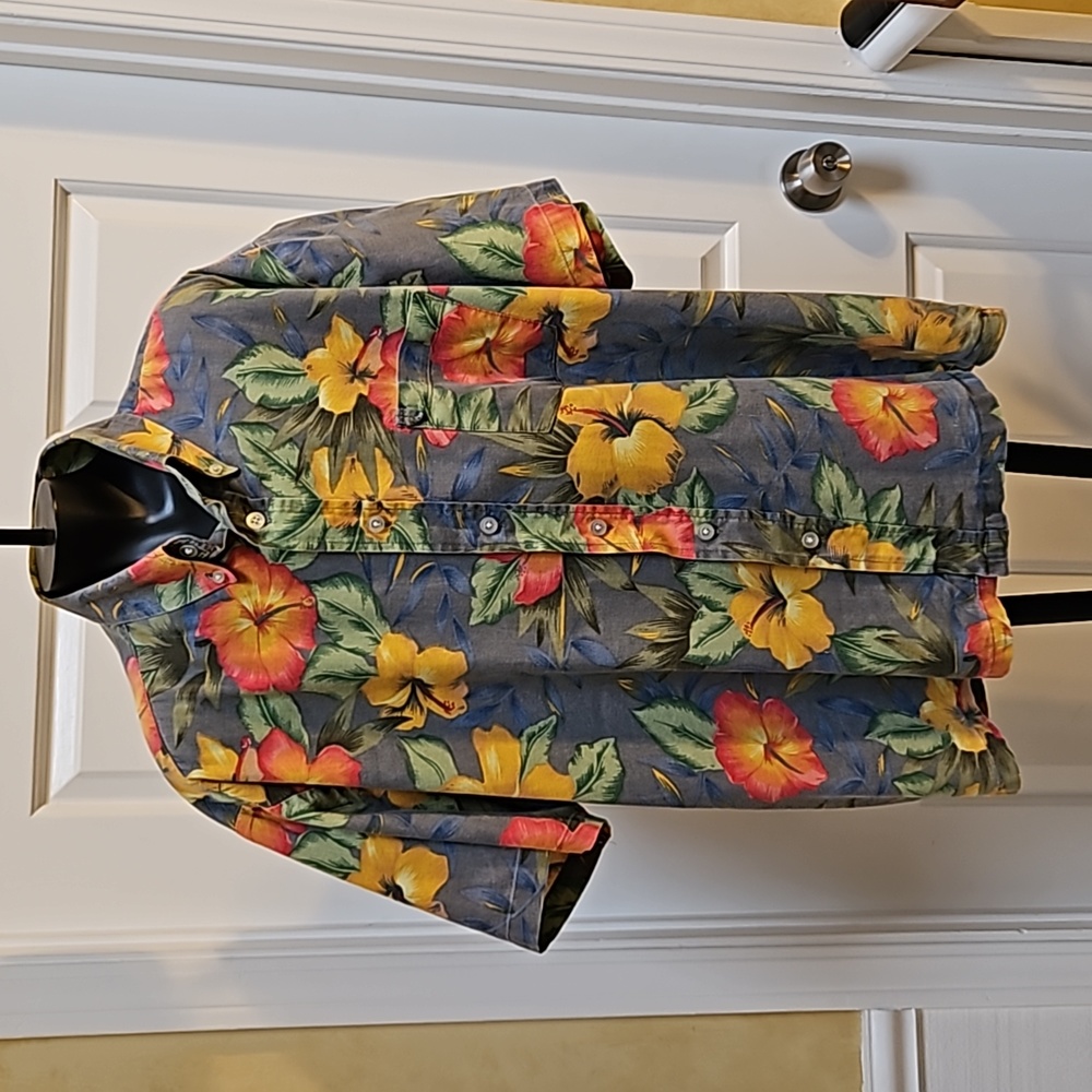 ROUNDY BAY Ladies Shirt- XL